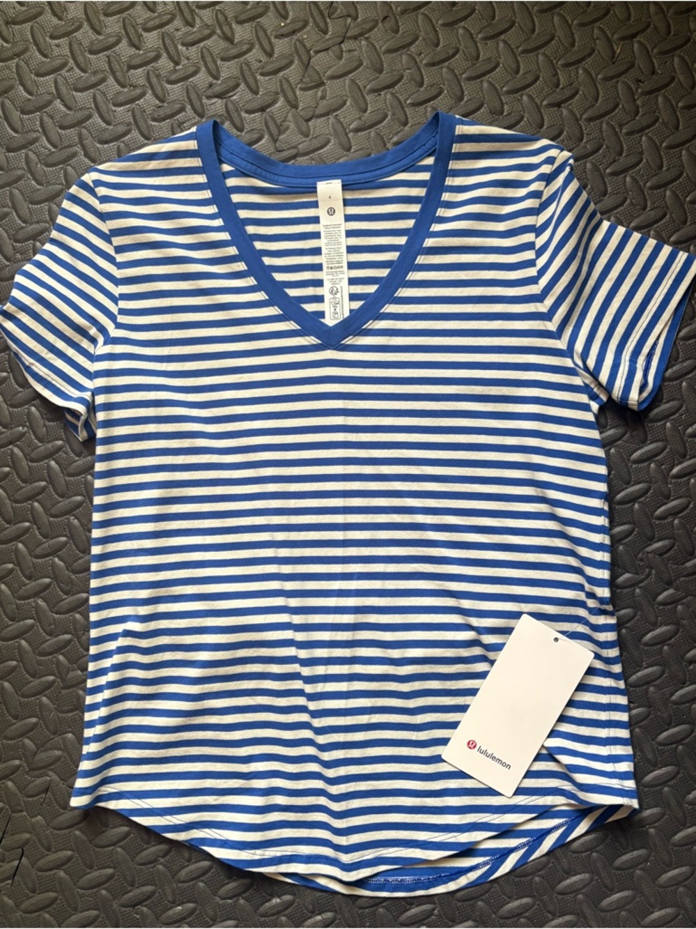 🇺🇸Lululemon Love Vneck Shirt NWT